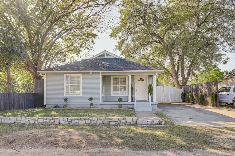 Walk to Cultural District: Fort Worth Home w/ Yard