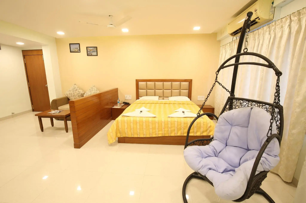 Hotel Kohinoor Square