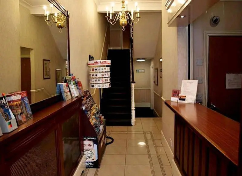 The London Agent - Victoria Home From Home
