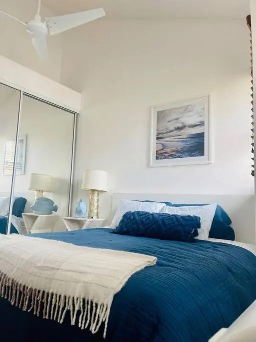 3Bedrm Beach Penthouse with Rooftop Terrace & WiFi