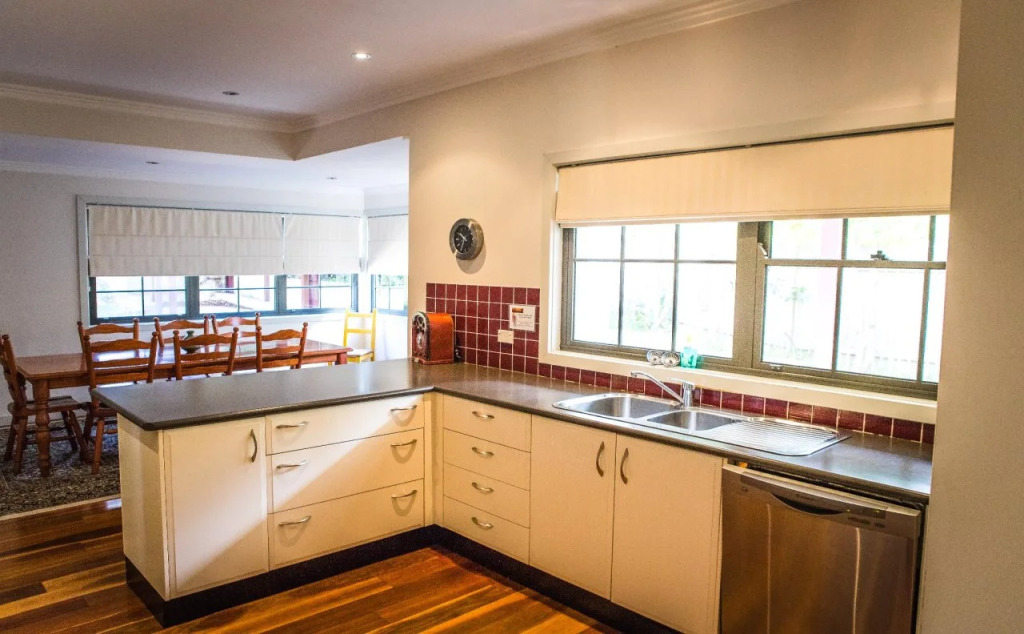 Whispering Pines Cottages
