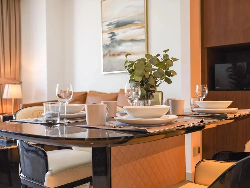 Luxurious & Stylish Apartments Across Dubai Mall - Burj Khalifa - City Views
