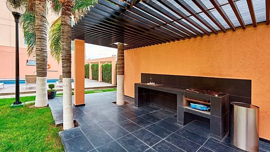 City Express Suites San Luis Potosí