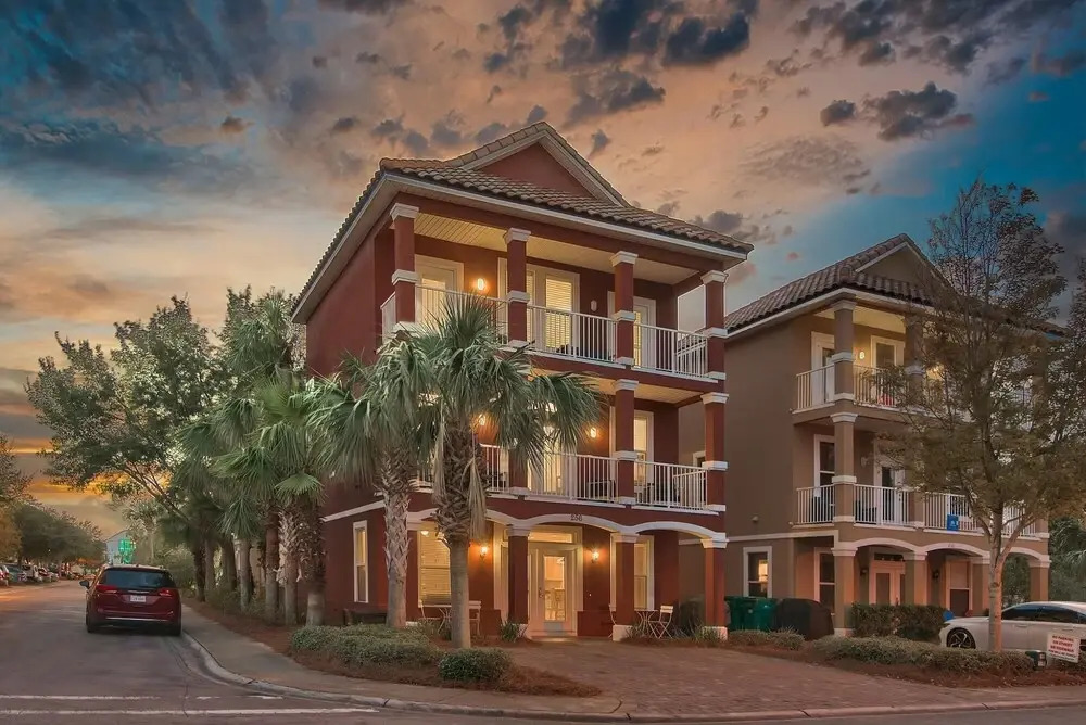 Kono - Coral in Destin
