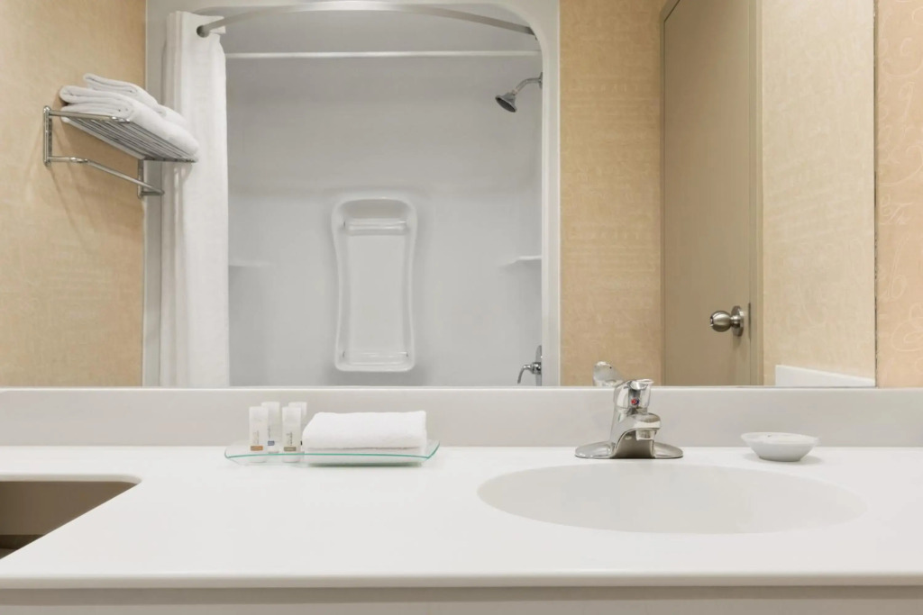 Grand Hotel & Conference Centre Calgary Airport, an Ascend Collection Hotel