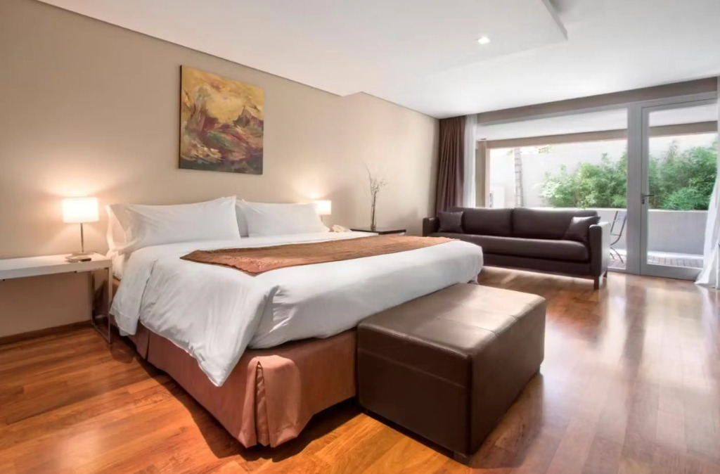 San Isidro Plaza Hotel