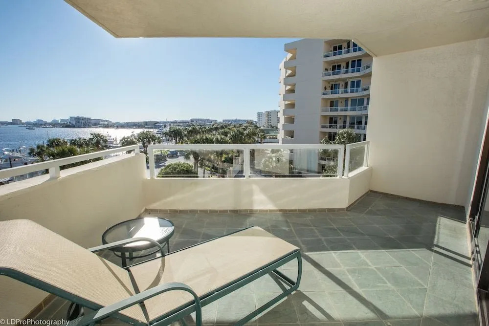 East Pass Towers 304 3 Bedroom Condo by RedAwning