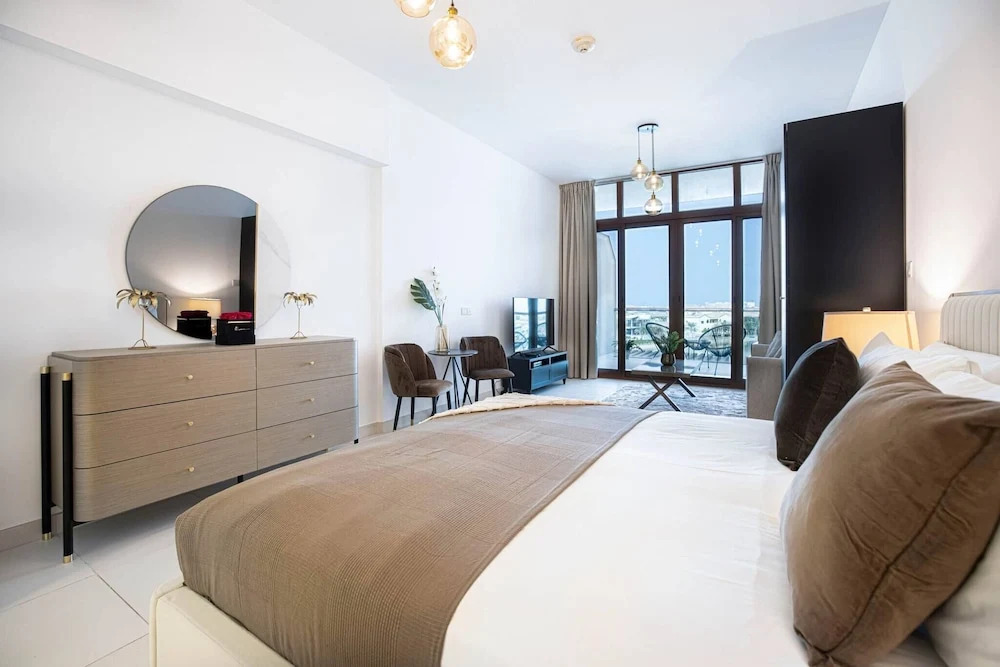 Palm Views East - Lovely View - Luxury Furnished