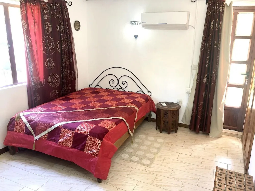 Villa With 3 Bedrooms in Grande Riviere Noire, With Wonderful Mountain View, Private Pool, Enclosed Garden - 1 km From the Beach