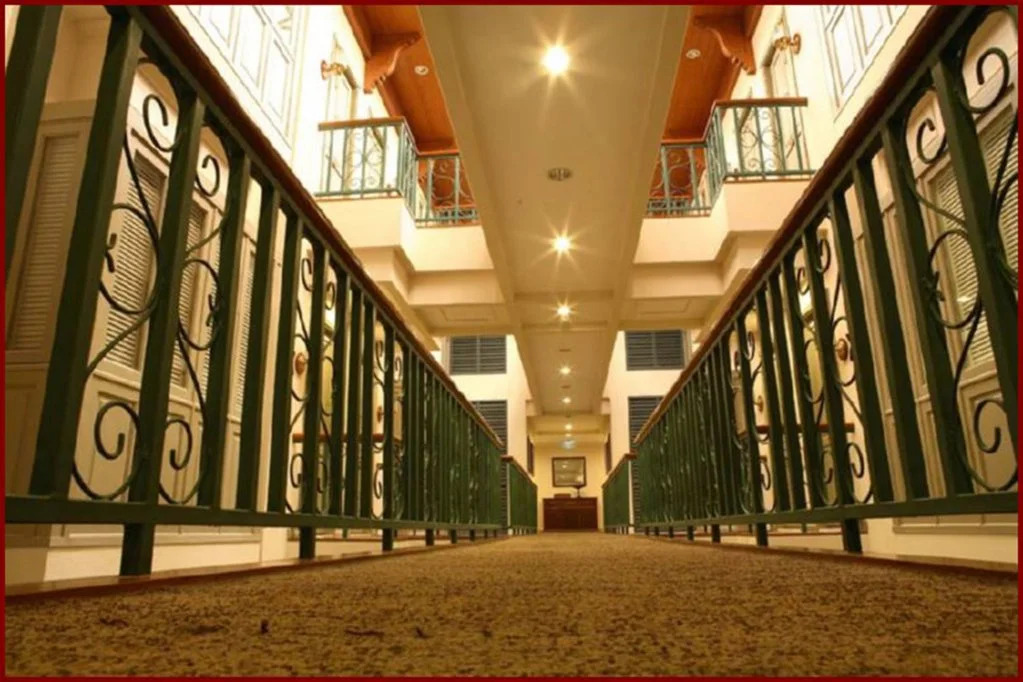 Saladaeng Colonnade