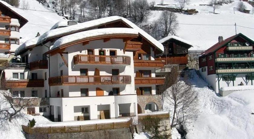 Hotel Garni Central - Zimmer - Studios - Apartments