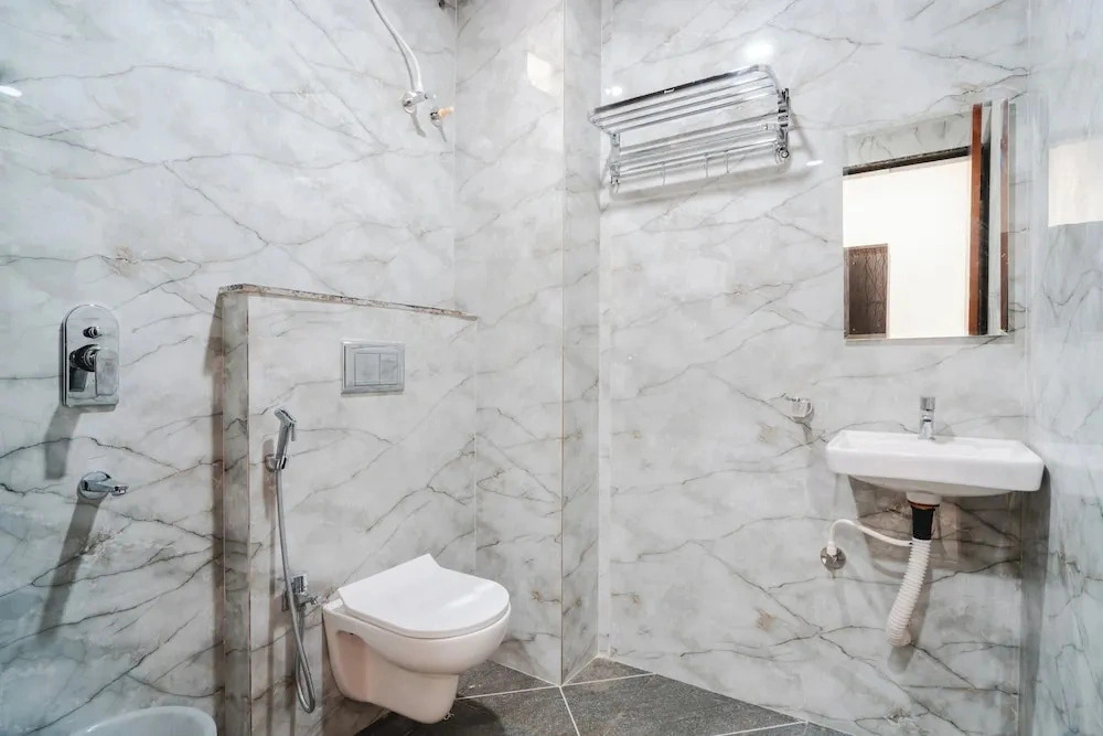 Travinities Hotel - The Royal Palace