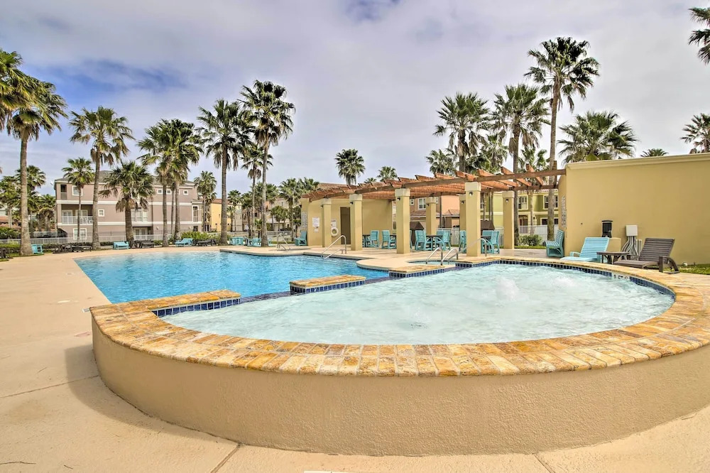 Sunny SPI Las Villas Condo w/ Resort Amenities