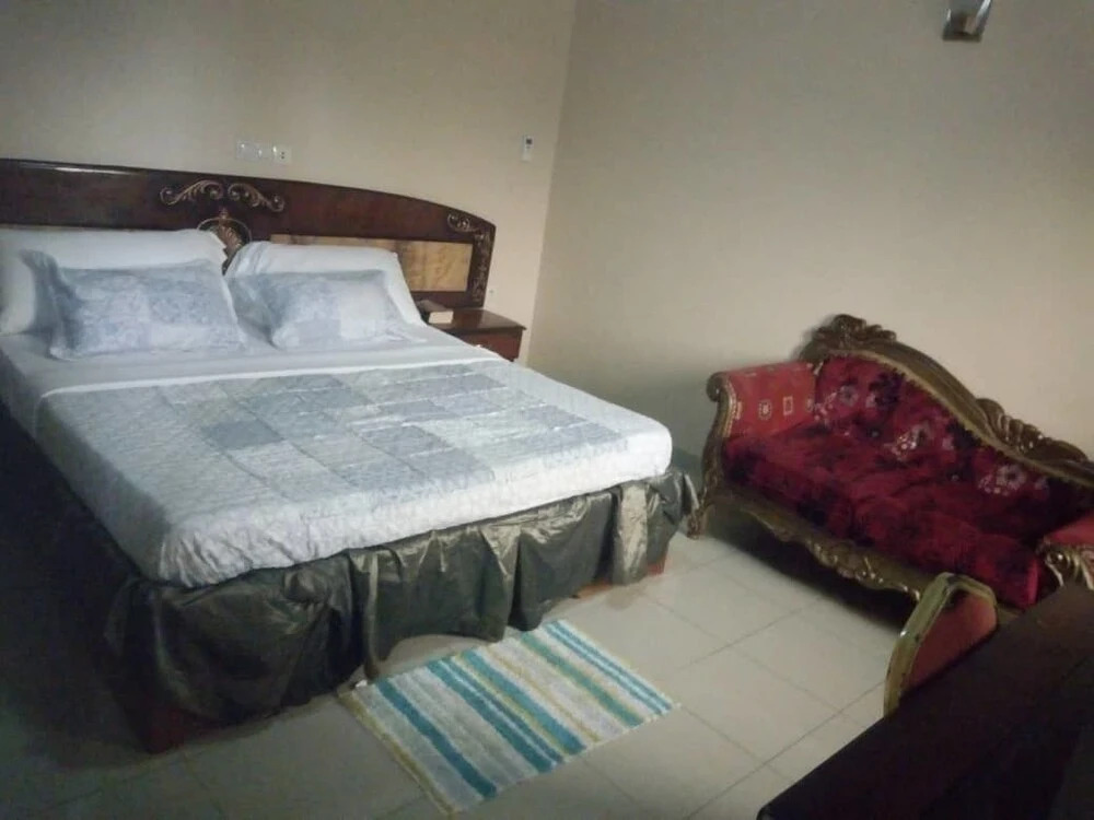 Rovie Hotel