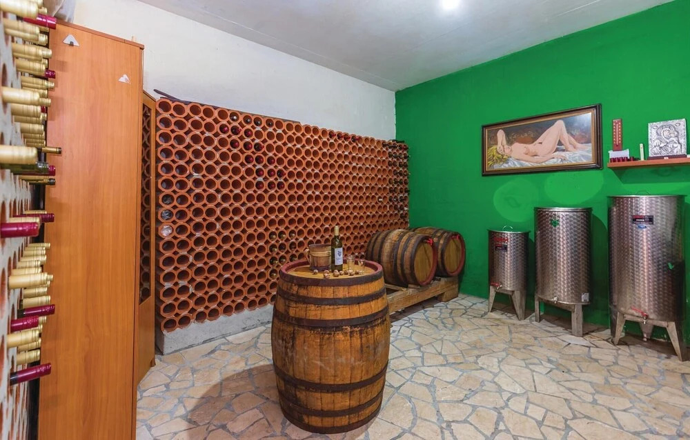 3 Bedroom Lovely Home In Blato Na Cetini