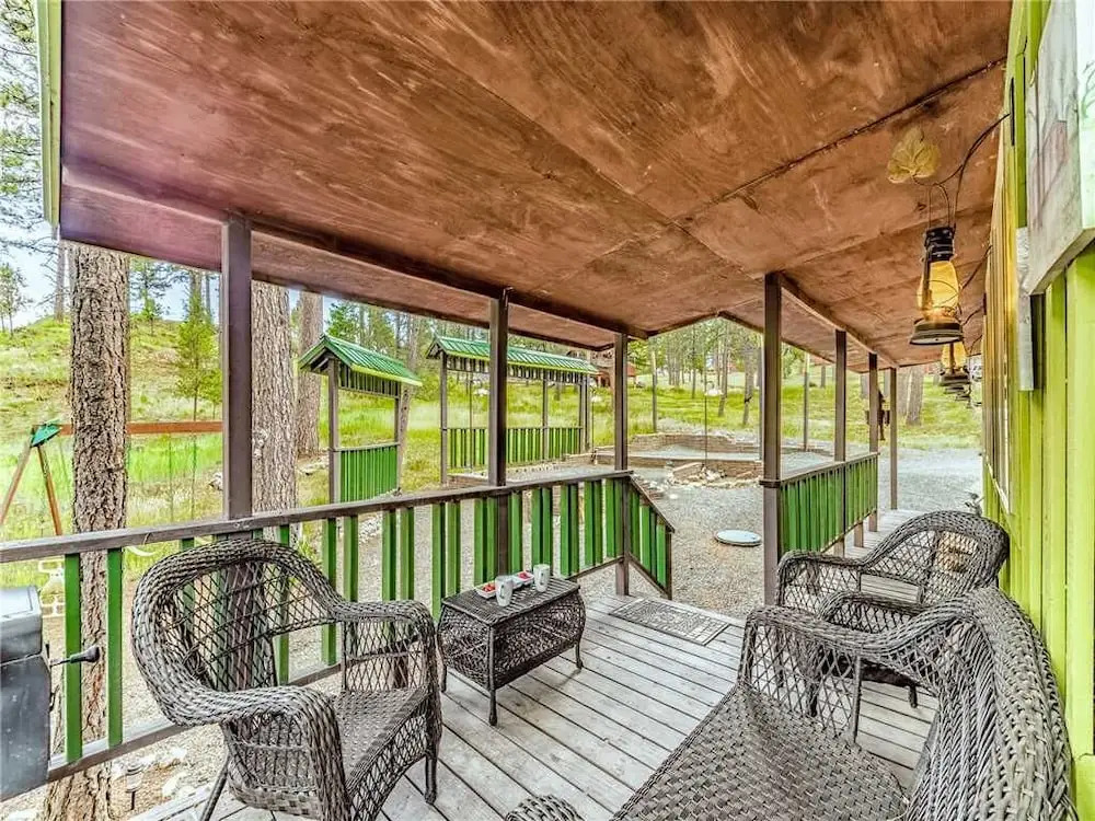 Turtle Mountain Cabin, 2 Bedrooms, Near Town