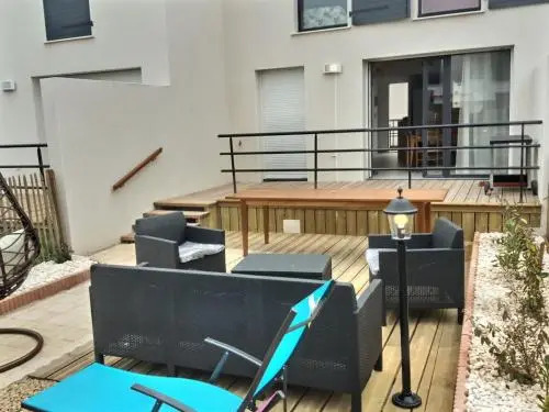 Pavillon Recent Pour 6 Personnes