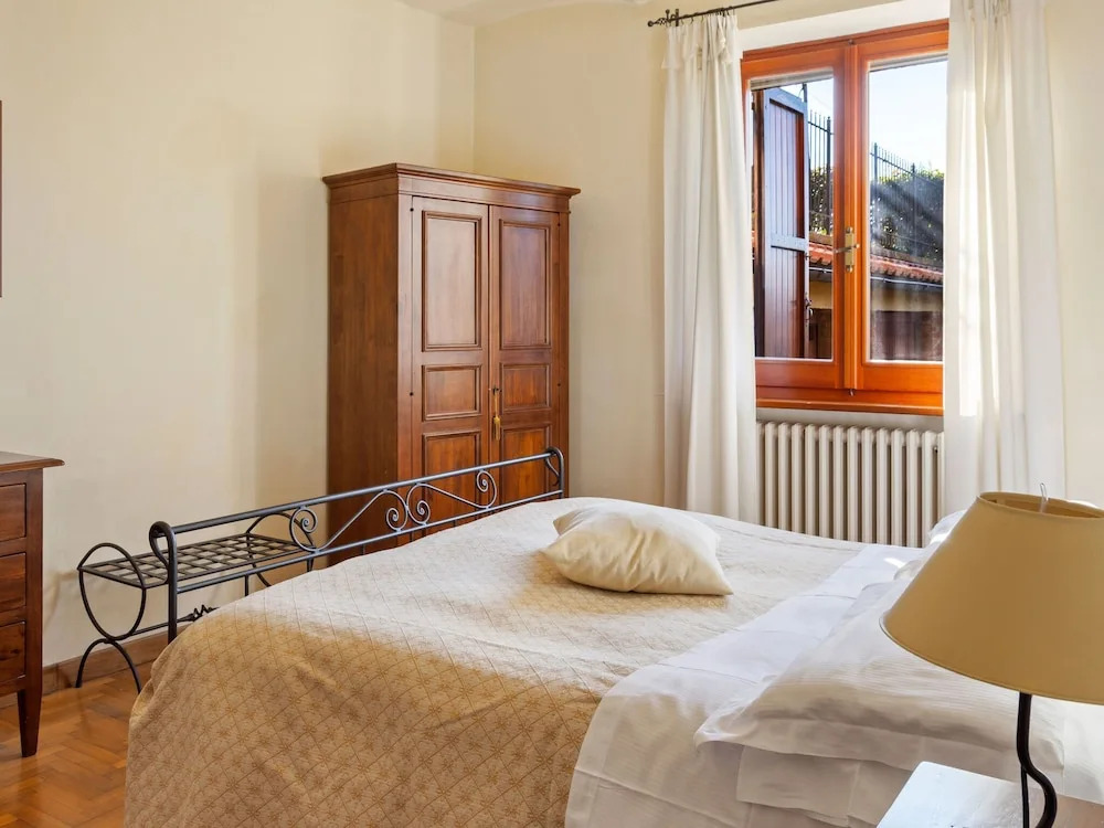 Pretty Holiday Home in Castiglione del Lago With Garden