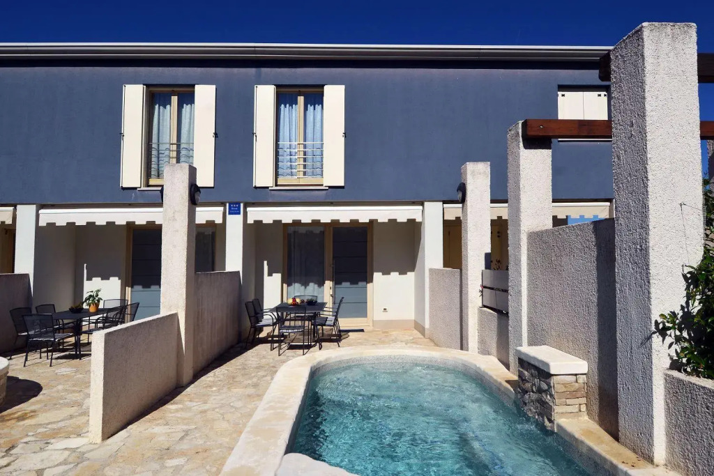 Villa Blue II