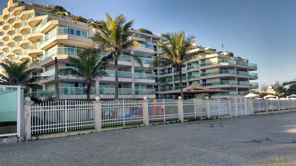 Quarto e Sala de Frente para o Mar