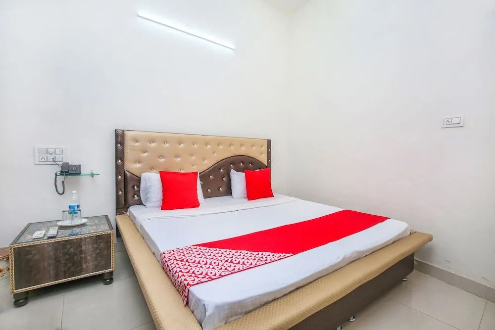OYO 24851 Hotel R Continental