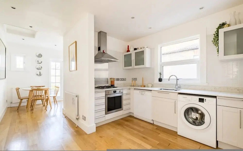 Elephant Oxpecker 2 Bedrooms in Fulham