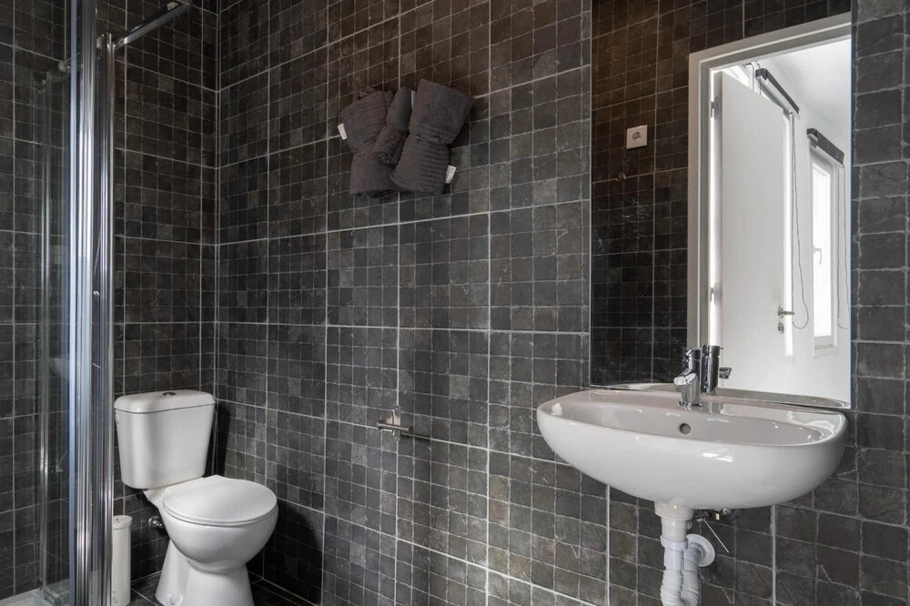 SVS IV in Oporto With 1 Bedrooms and 1 Bathrooms
