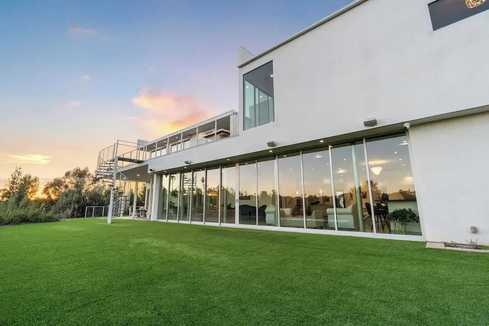 Luxe 8000 Sqft w/ 2 Pools, Sauna, Putting Green, Game Room Alta Vista Estate
