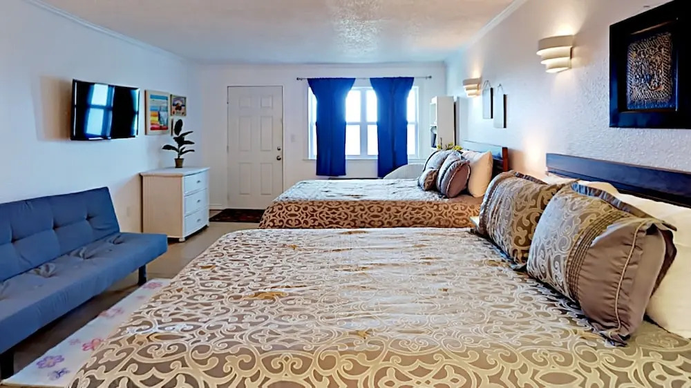 125 Sea Breeze Studio Bedroom 1 Bathroom Condo