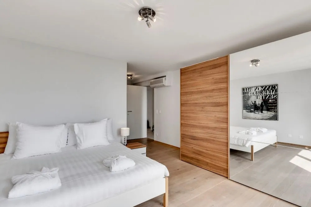 Luxury Apartment Lake view & Center of Montreux