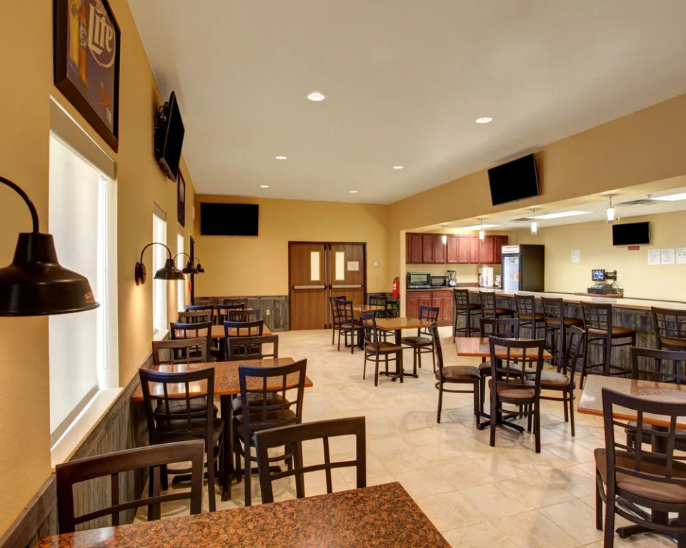 Rodeway Inn & Suites