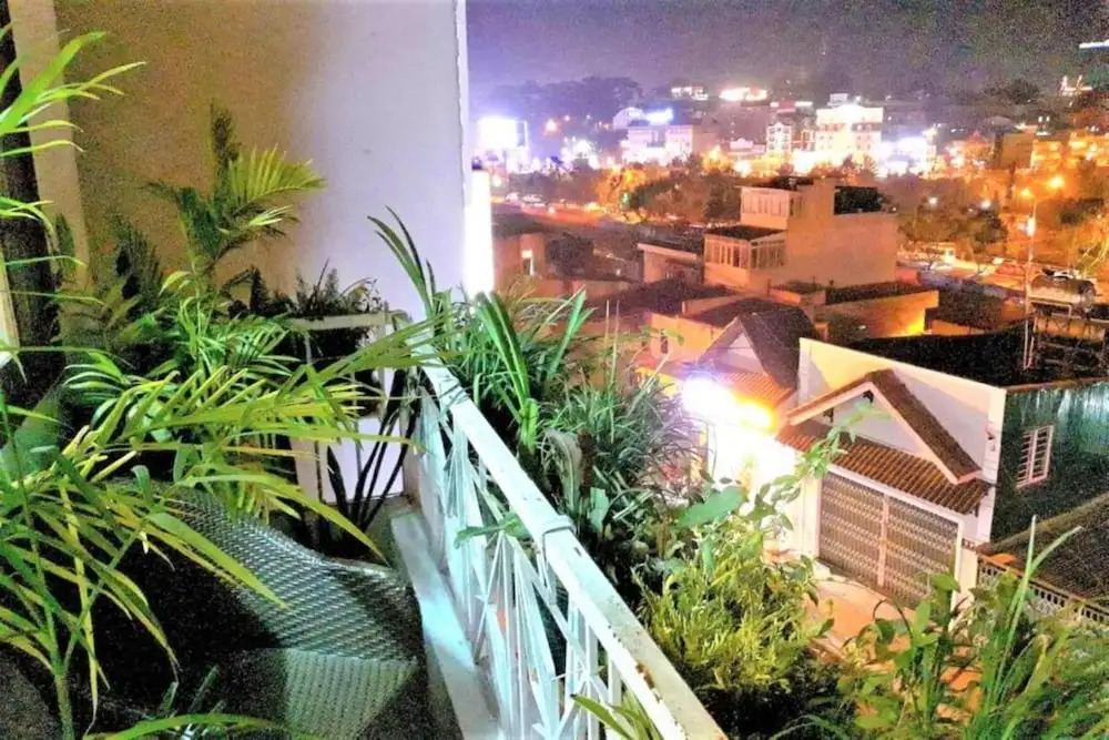 Chau Giang Hotel