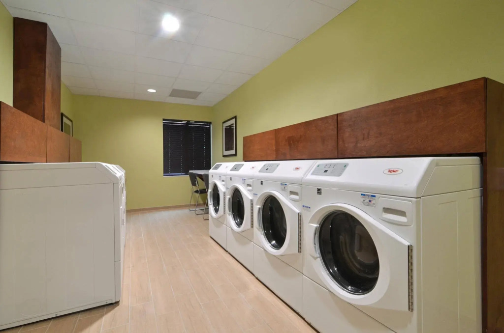 Staybridge Suites Tomball - Spring Area by IHG