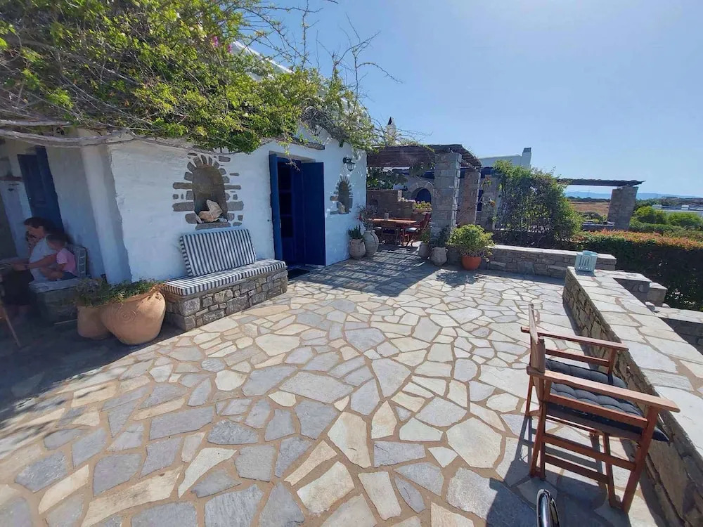 Sophia Villa Paros - Beachfront Villa at Lolantonis