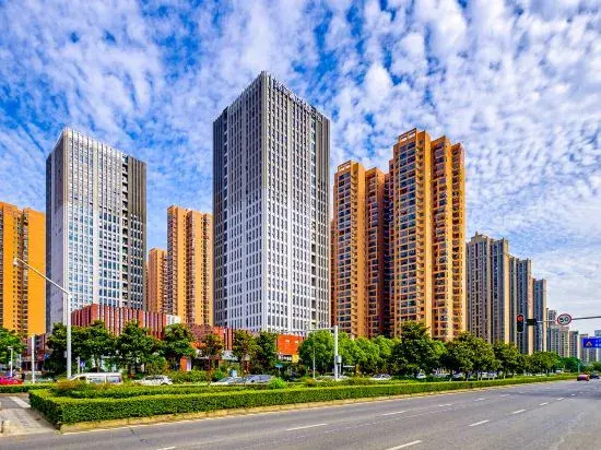 You+ Hotel (Wuhan East Railway Station Metro Station, Guanggu, Hubei No.2 Normal University)