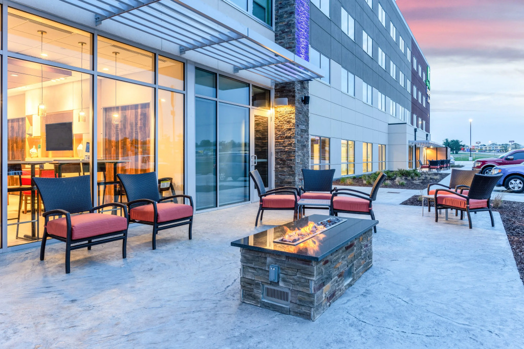 Holiday Inn Express Hotel & Suites Springfield