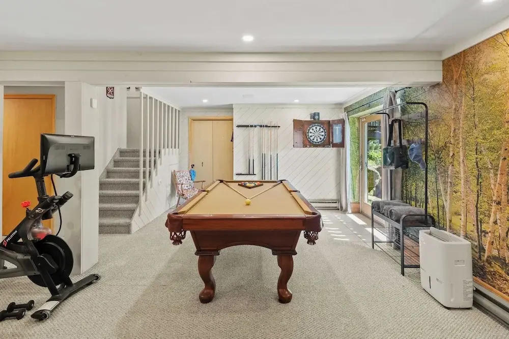 Waterside Haven by Avantstay Lakefront, Hot Tub, Game Room, Fire Pit