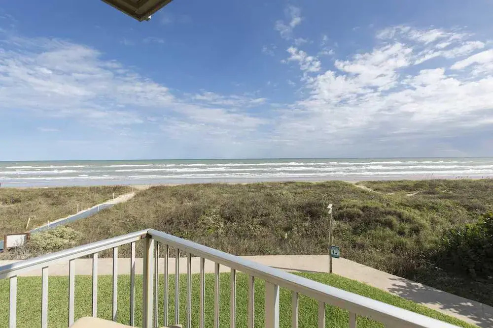 La International 206 by Padre Island Rentals