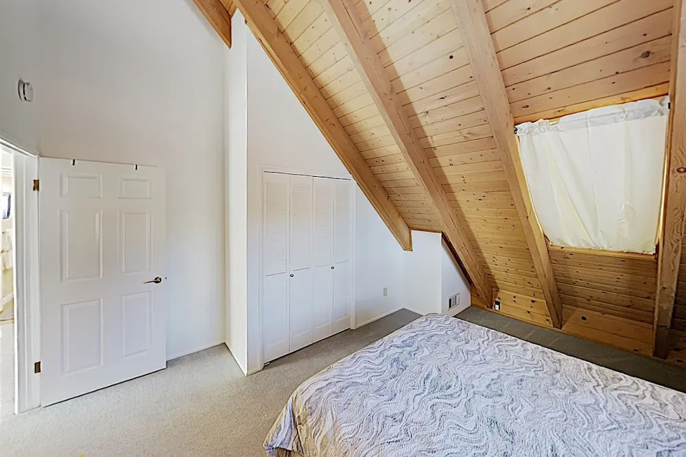 Beautiful Retreat: Lake/Mountain Views & Game Room home