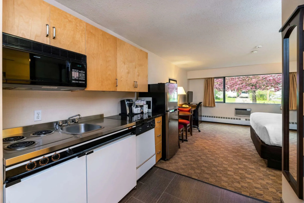 Prestige Riverside Lodge Quesnel