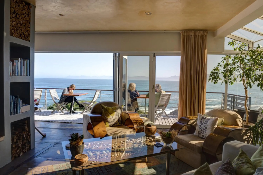 Whalesong Lodge