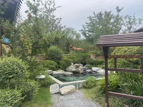 Taibai Mountain Tangzhen Shitang Huasong Hot Spring Resort Hotel