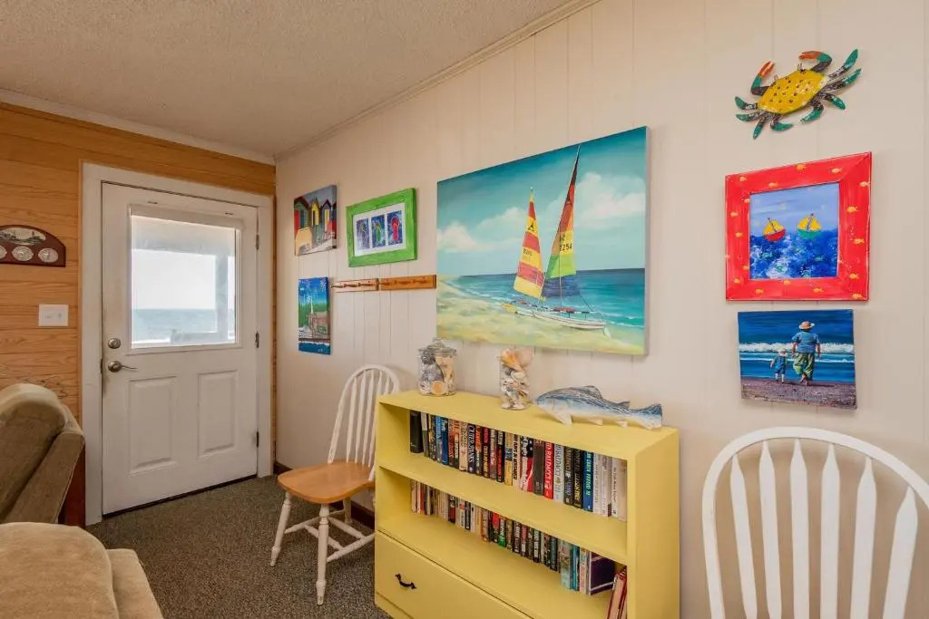 Beach Barracks by Oak Island Accommodations