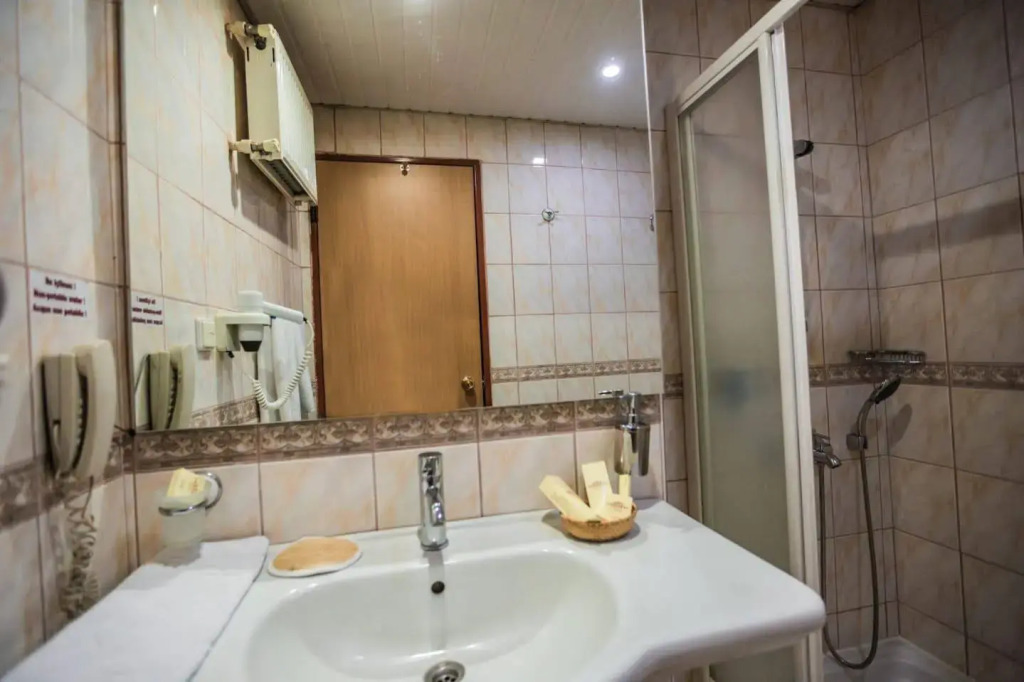 Tassaray Hotel