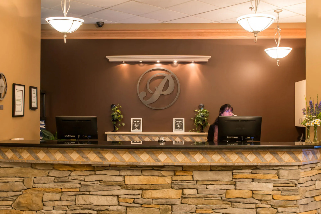 Hilltop Inn - Salmon Arm