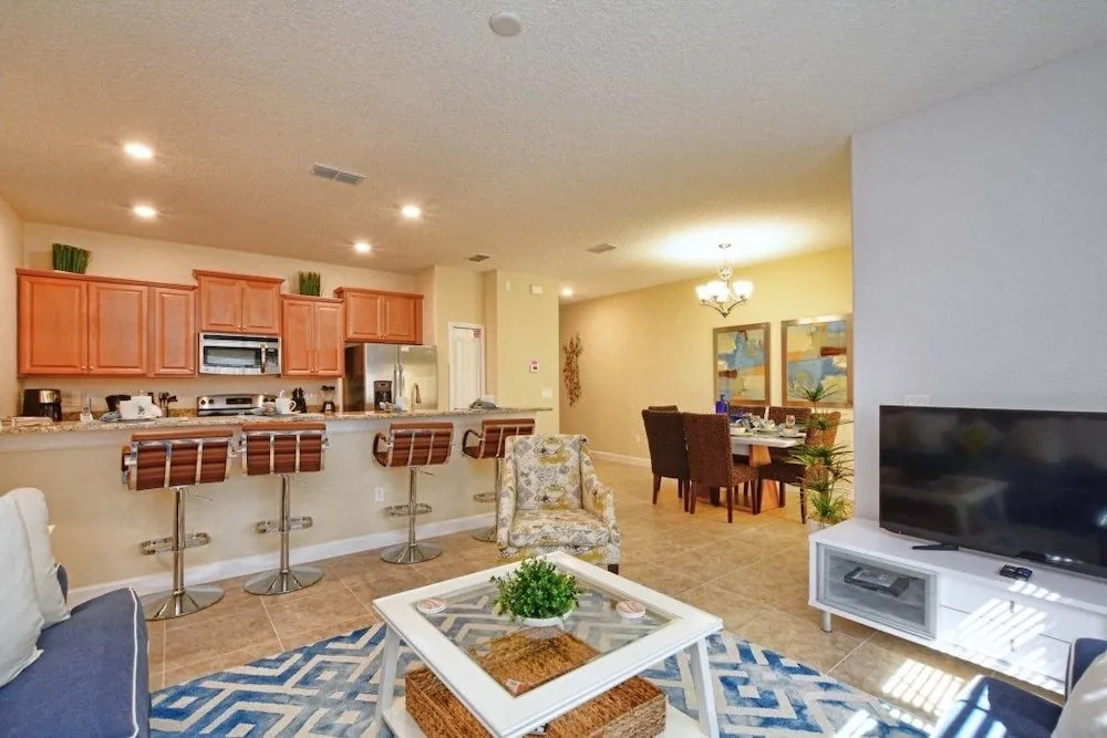 4 bedrooms villa accommodate 10 guests