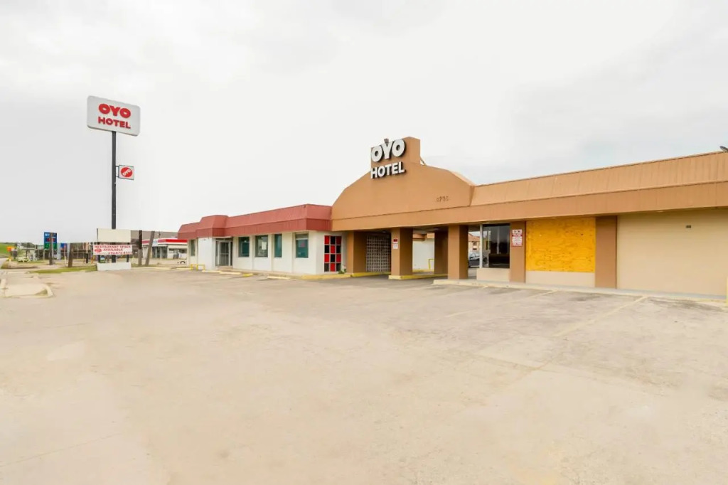 Oyo Hotel San Antonio Lackland AFB Seaworld Hwy 90 W