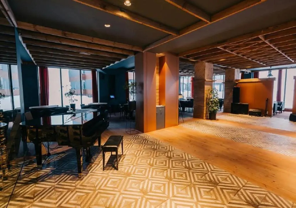 GUDAURI-SUITE-222