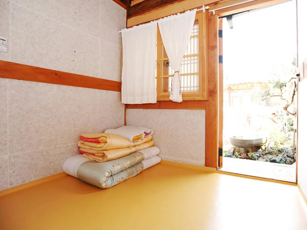Happiness Full Hanok Guesthouse