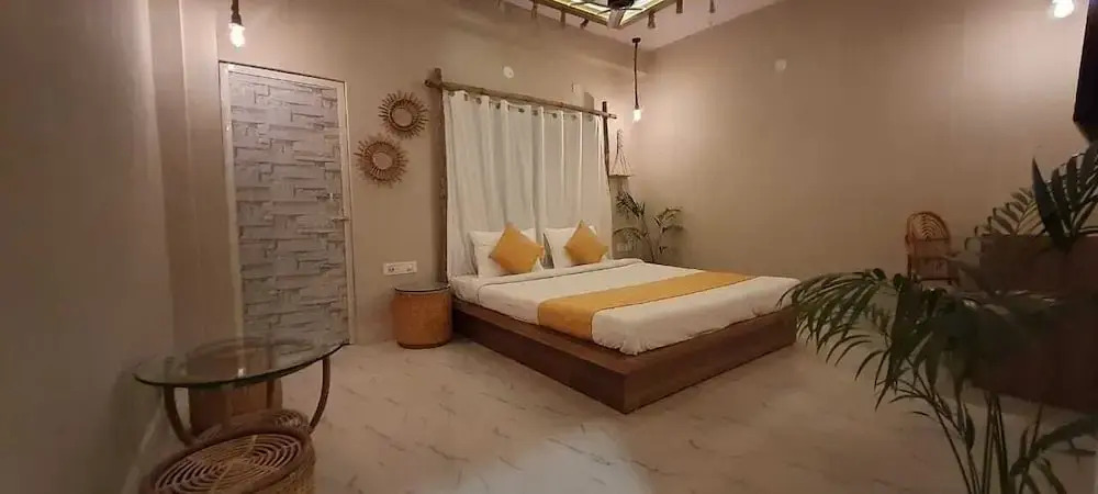 Blue Sapphire Hotel and Banquet
